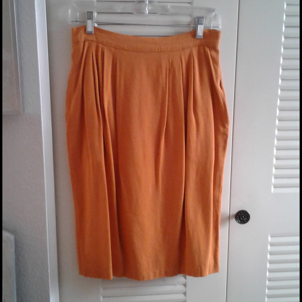 Max Mara pencil skirt with waist pleats
